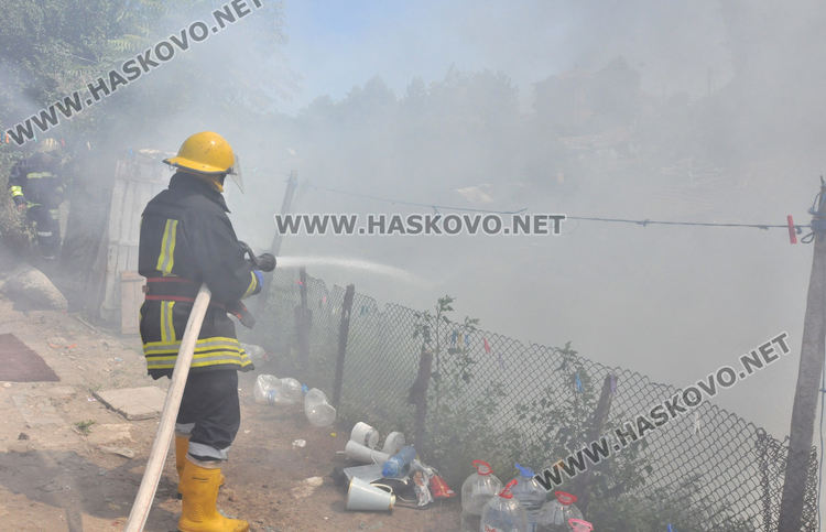 Пожар в дерето в „Република” обгази Хасково