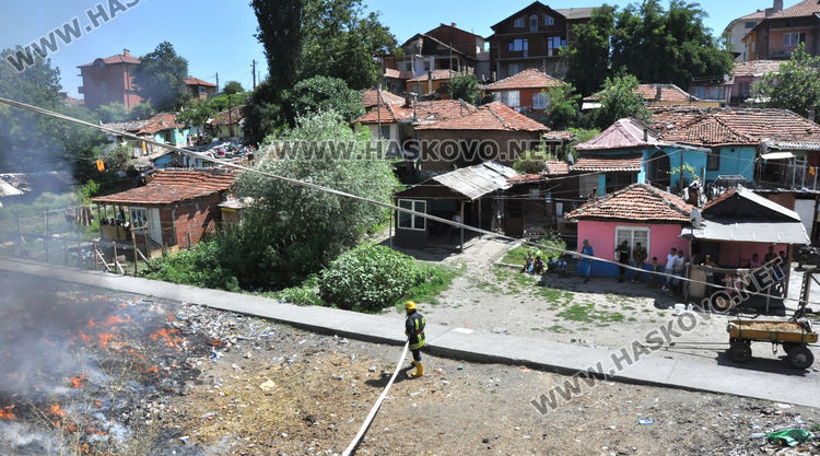 Пожар в дерето в „Република” обгази Хасково