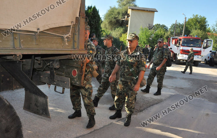 Пожарникар №1 пристигна до пепелището между Брягово, Любеново и Родопи, има готовност за пускане на хеликоптер