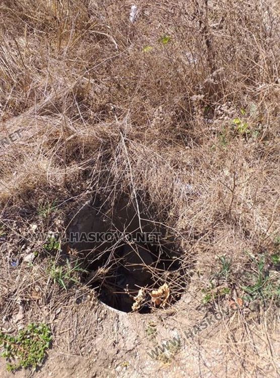 Шахти без капаци дебнат минувачите край училището в с.Малево