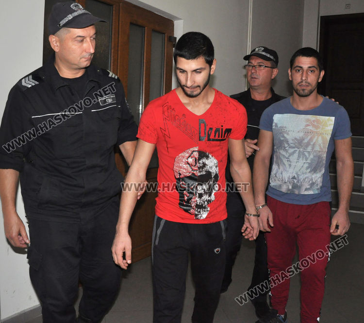  9 м.  затвор за неграмотните роми от Узунджово, завързали и ограбили старец