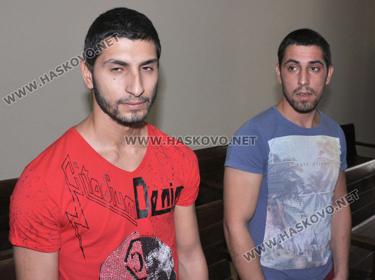  9 м.  затвор за неграмотните роми от Узунджово, завързали и ограбили старец