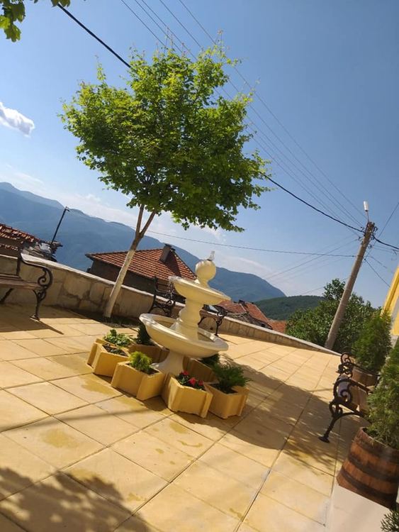 Родопското село на ягодите и шарените чорапи с лични имена, скоро ще има и минерална вода