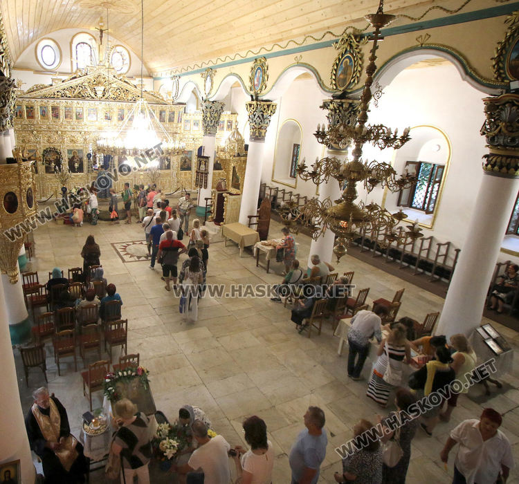 Успение на Пресвета Богородица отбелязваме днес