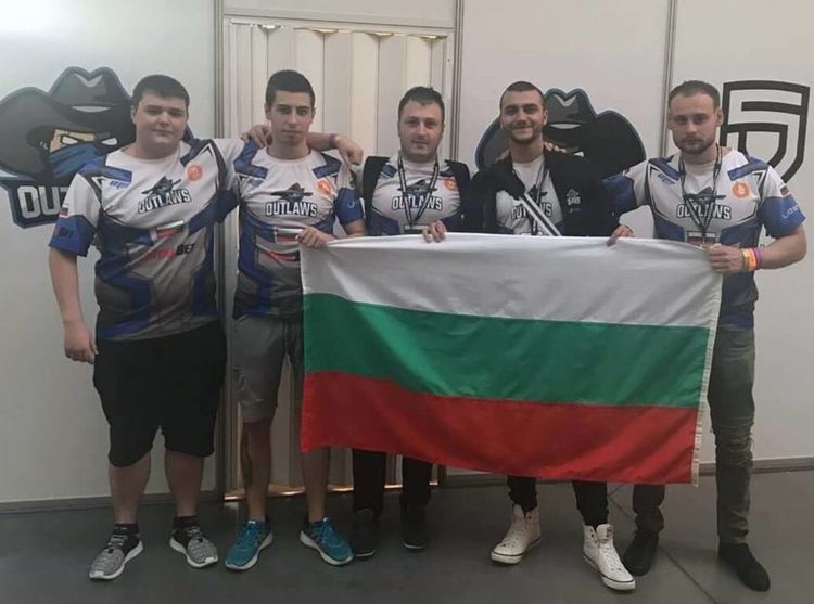 Професия треньор на геймъри: димитровградчанинът Антон Георгиев е един от най-добрите треньори в България