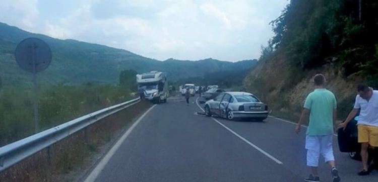 Общо четиринадесет са пострадалите при жестоката катастрофа към ГКПП Маказа