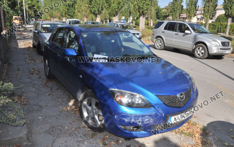 Шофьорка на Мазда се заби във Фиат до Захарна фабрика, мъж е в болница