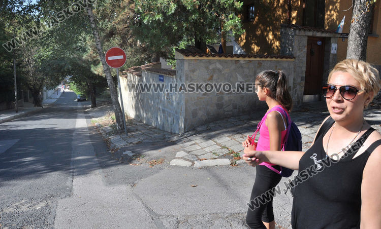 Общината: Забранителните знаци в "Овчарски" не важат за живеещите в района