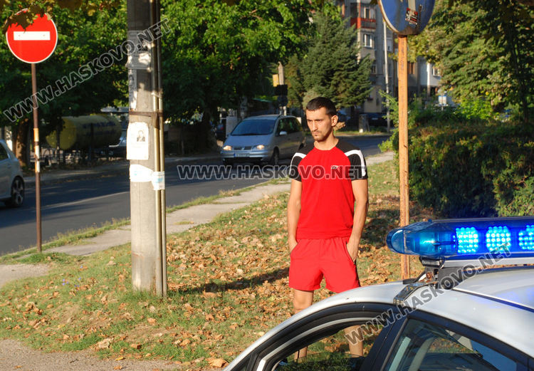 Шофьорът на лекия автомобил