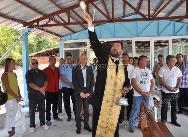 Чеверме и курбан в Тракиец за освещаването на новия заслон край аязмото