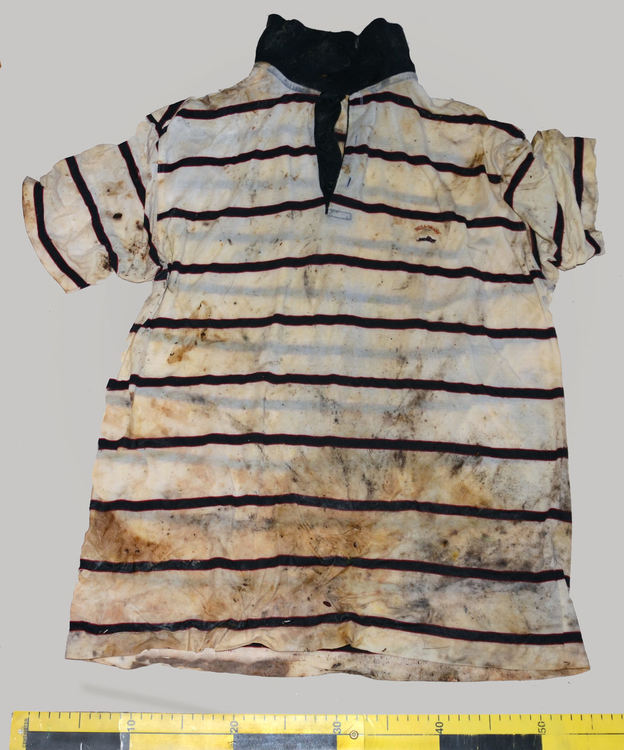 МВР пусна снимки на дрехите, открити край Негован