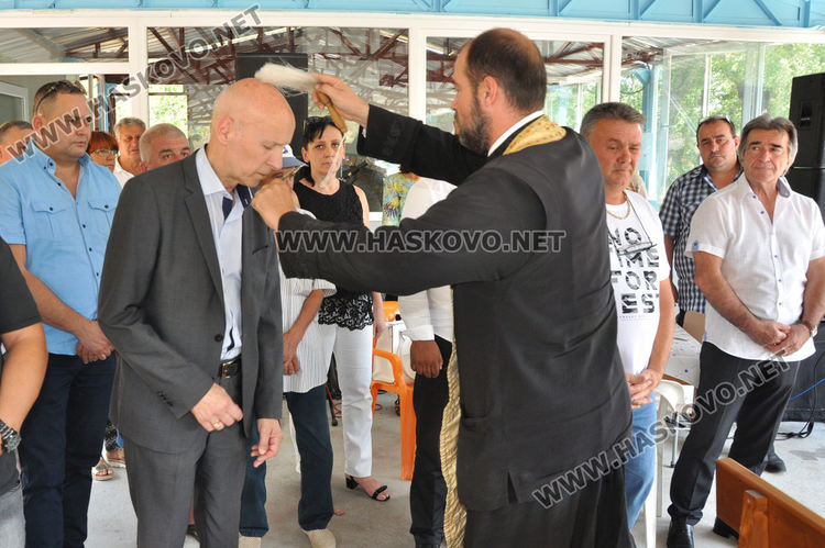 Чеверме и курбан в Тракиец за освещаването на новия заслон край аязмото