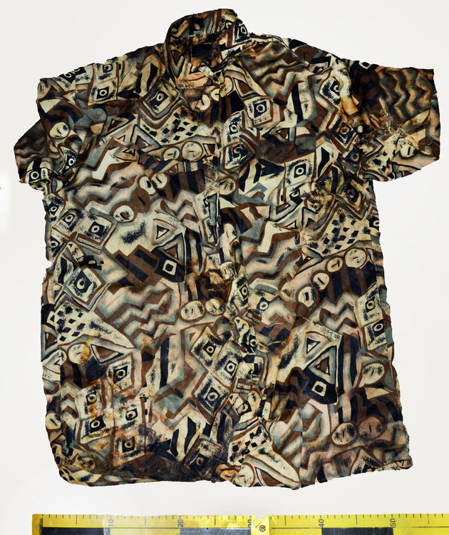 МВР пусна снимки на дрехите, открити край Негован