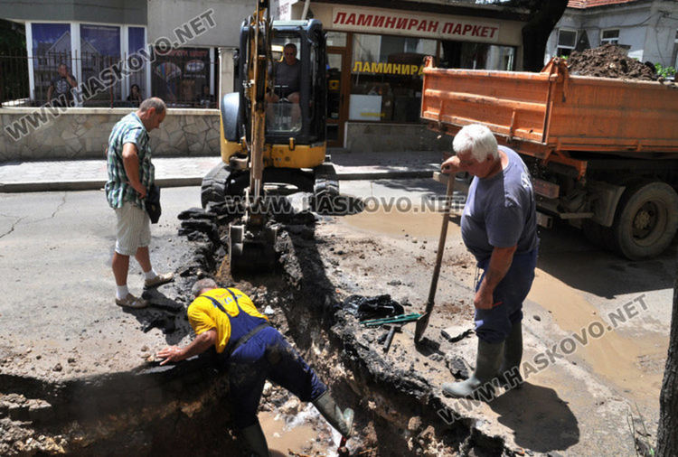 Половин Хасково без вода заради авария