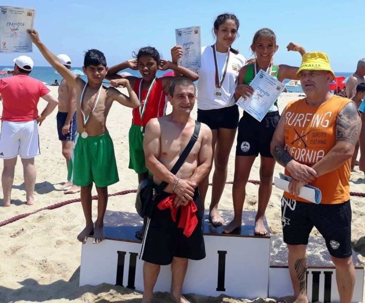 Шампиони по борба от Симеоновград продължават развитие в Спортното в Хасково