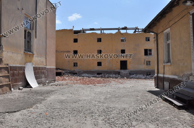 Вдигат жилищна сграда на мястото на тютюневия склад до зала „Спартак“