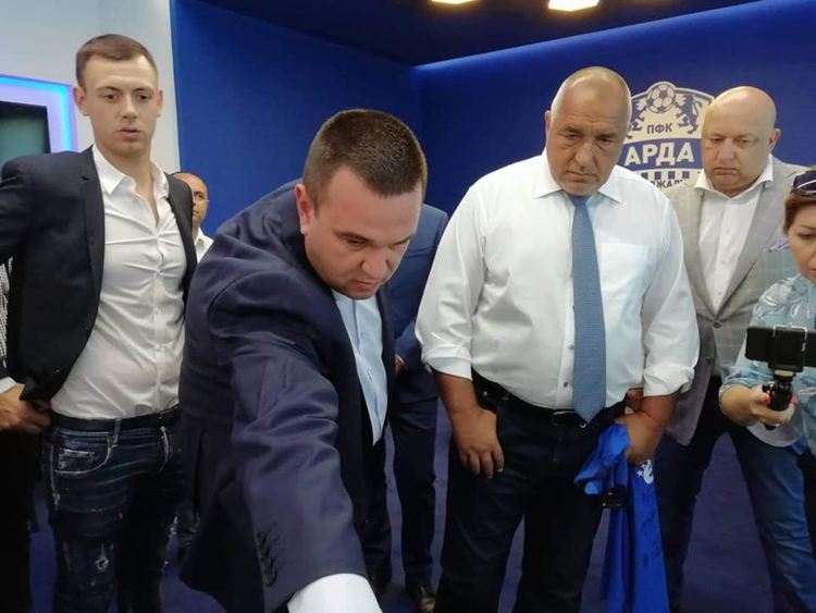Премиерът осигури пари за осветлението на Арена "Арда", посети кърджалийския клуб