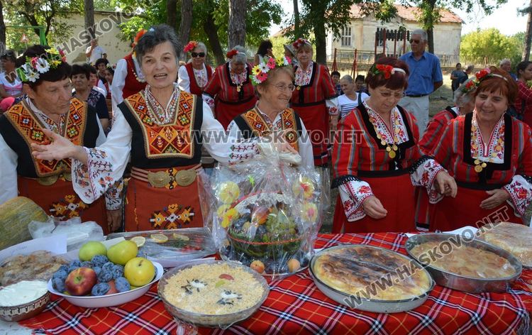 Тикви по около метър показаха във фестивала на плодородието в Крум