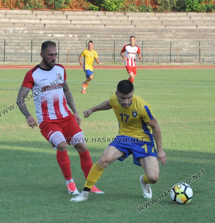 ФК „Хасково” разби „Димитровград” с 4:1, Шекеров с червен картон