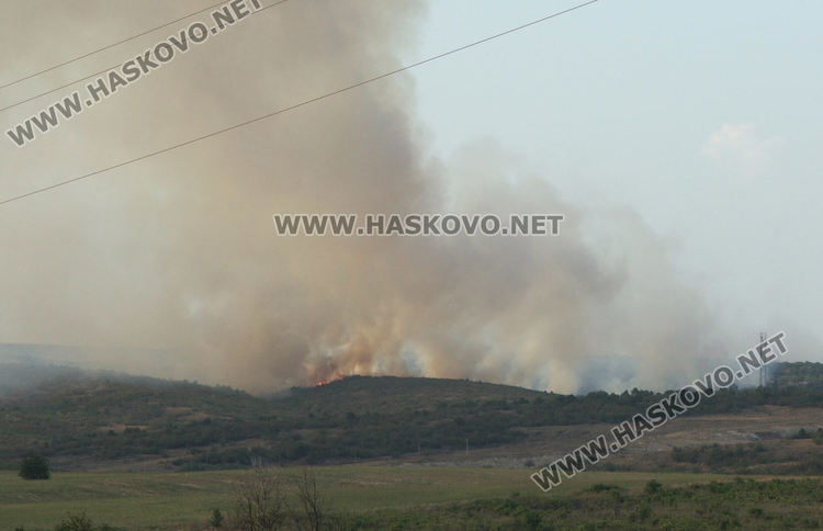Пожар избухна край Поляново при разчистване на орехова градина