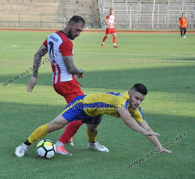 ФК „Хасково” разби „Димитровград” с 4:1, Шекеров с червен картон