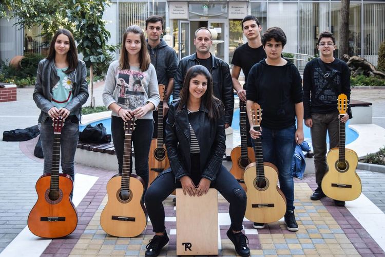 Три нови школи за извънкласни дейности открива ОП "Детски и младежки център" 