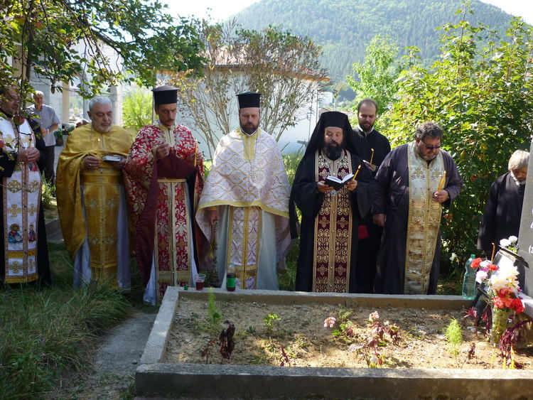 Почетоха 3 години от смъртта на отец Михаил Михайлов