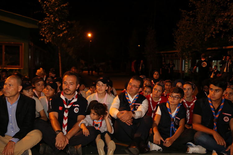 Нашенчета край лагерния огън с кмета на Истанбул