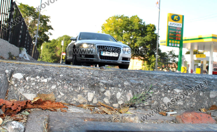 Хасковлии: Коли и велосипеди се разбиват в шахти без капаци по Кърджалийска