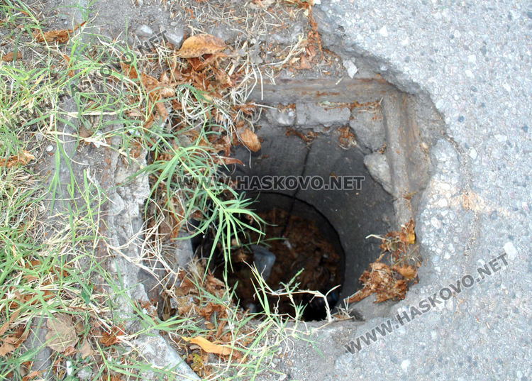 Хасковлии: Коли и велосипеди се разбиват в шахти без капаци по Кърджалийска