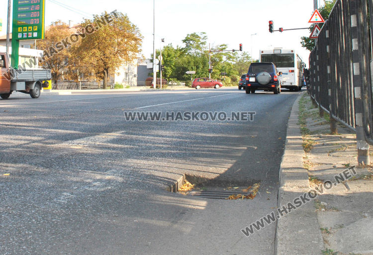 Хасковлии: Коли и велосипеди се разбиват в шахти без капаци по Кърджалийска