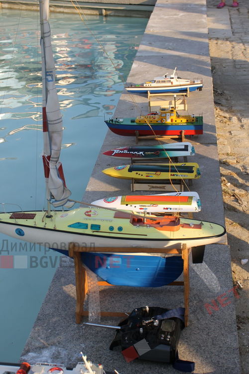 Моторници плуваха в центъра на Димитровград