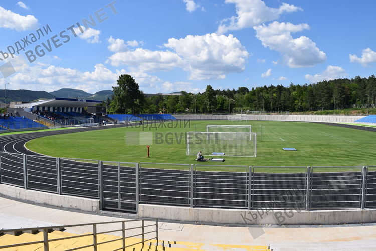 Правителството отпусна обещаните от премиера пари за осветлението на Арена "Арда"