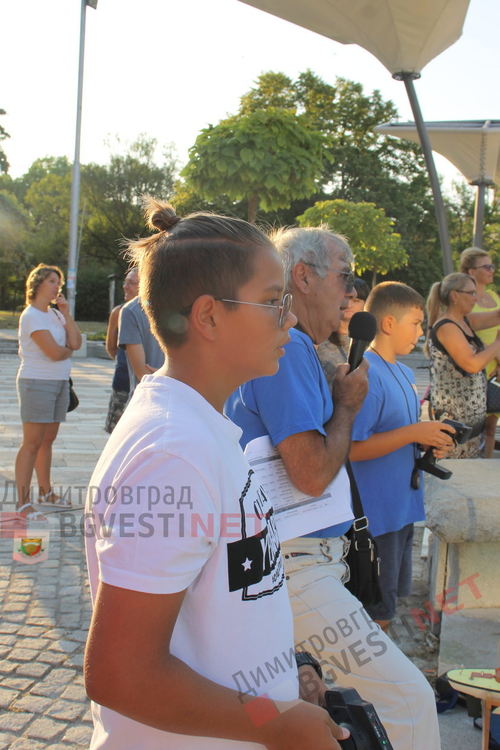 Моторници плуваха в центъра на Димитровград