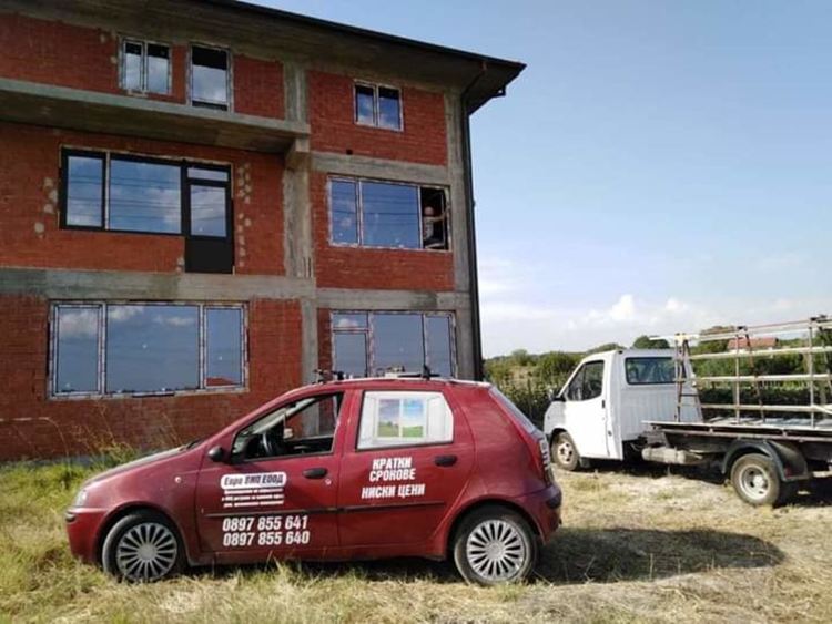 Младият хасковски бизнесмен Стою Стоев просперира с коректност и качествени материали