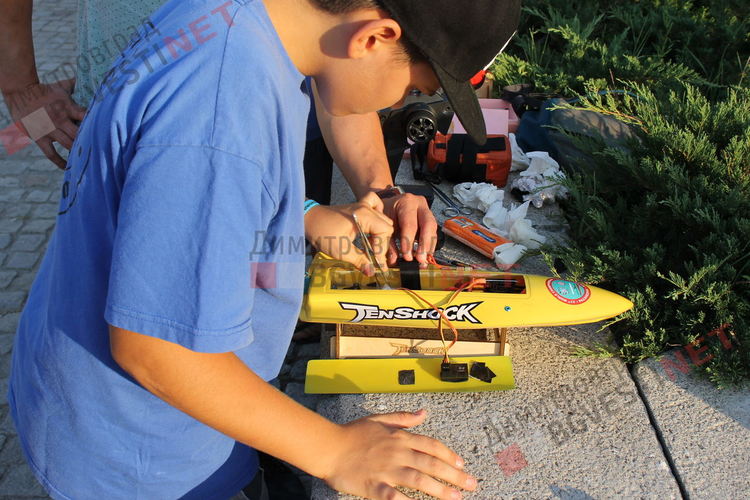 Моторници плуваха в центъра на Димитровград