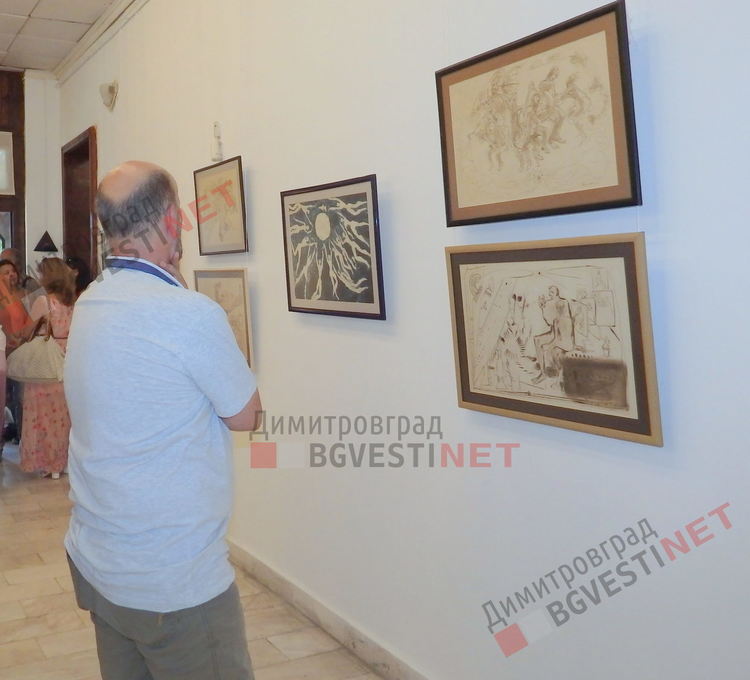 Изложба „Рисунки, графики и технологични експерименти“ на Нерон откриха в Димитровград