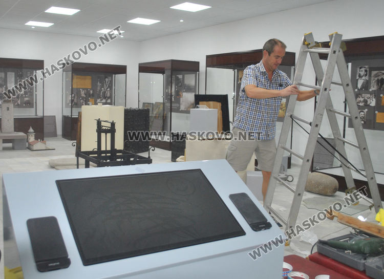 Възродиха зала „Възраждане“ в Хасковския музей, показват реставриран механизма на старата часовникова кула