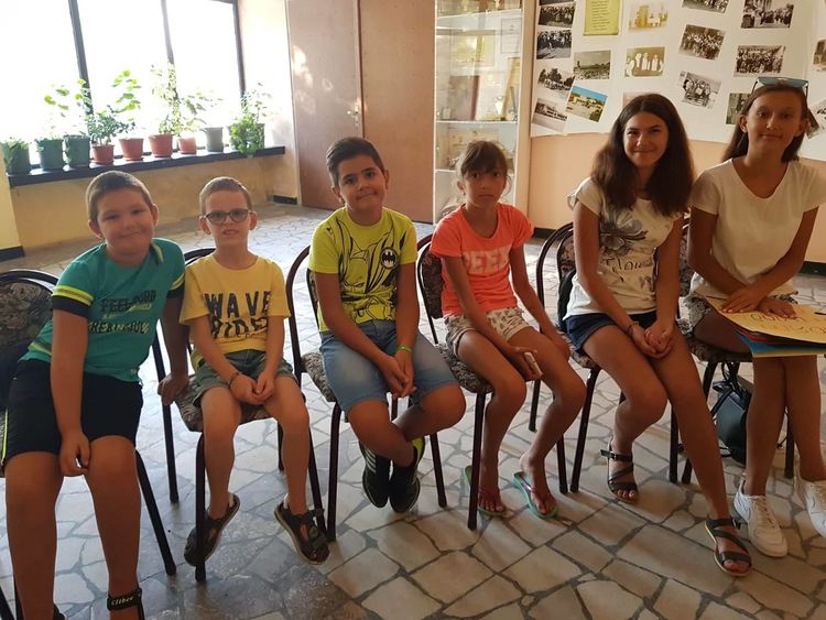 Недялка Атанасова представи „Любопитни облачета”