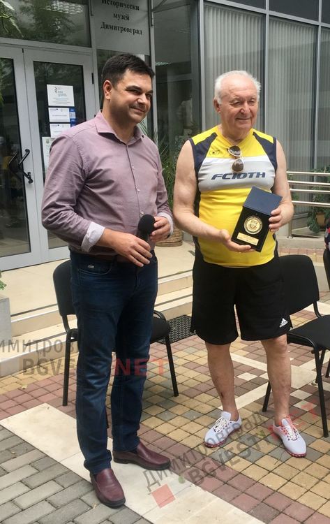 Петър Жеков бе отличен с почетния знак на Димитровград