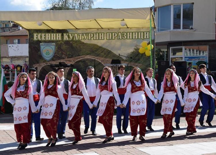 Поп-фолк звездата Илиян и турският певец Румели Екрем ще пеят на Есенните културни празници в Ардино