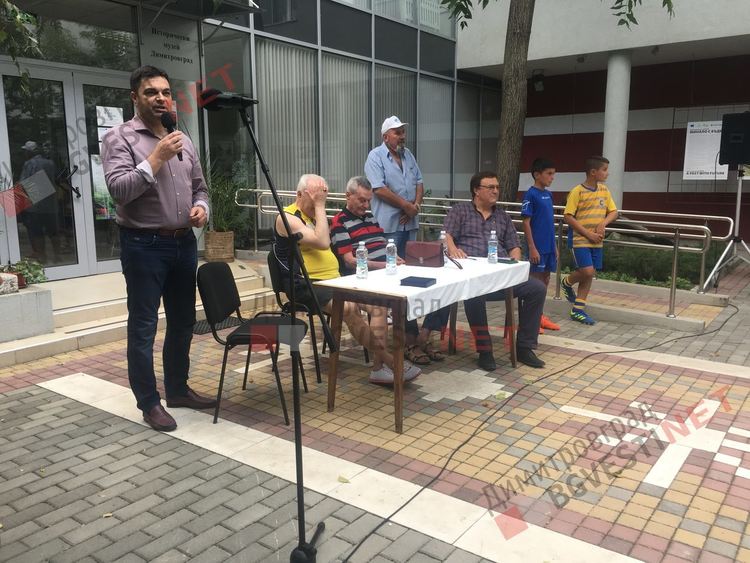 Петър Жеков бе отличен с почетния знак на Димитровград