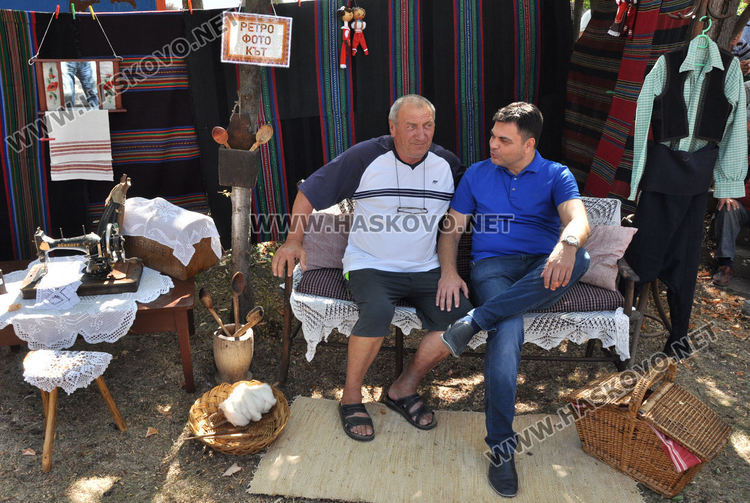 Представиха варен булгур, смигдал и сталевско масло на кулинарната благотворителна изложба с автентични рецепти