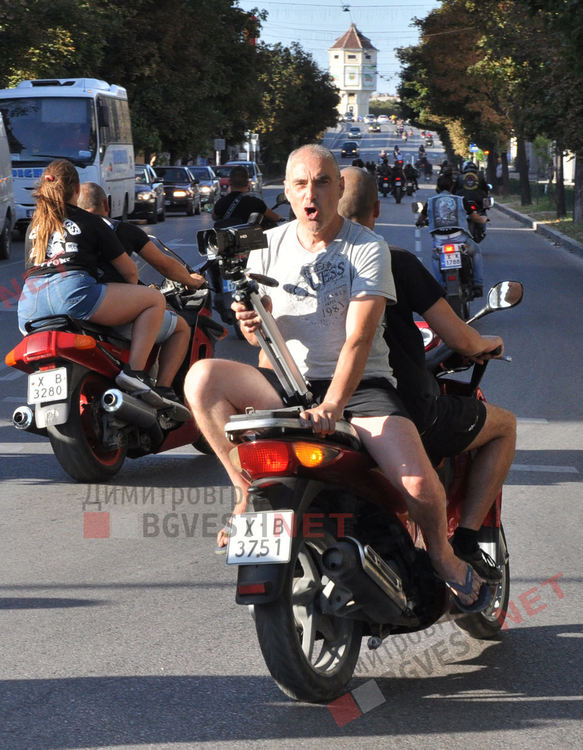 Миризма на изгорял бензин и стопени гуми вдигна адреналина на димитровградчани