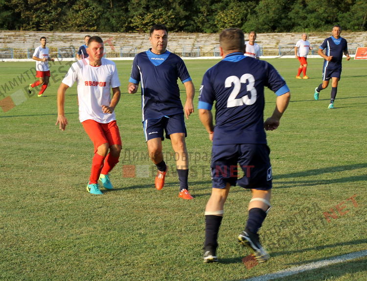 Ветераните на Димитровград и Чирпан примериха сили във футболен мач