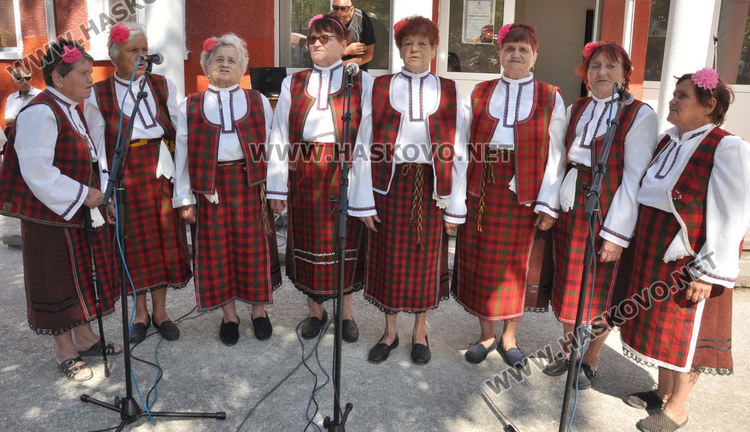 Представиха варен булгур, смигдал и сталевско масло на кулинарната благотворителна изложба с автентични рецепти
