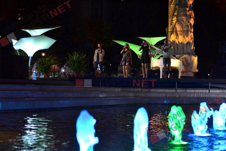 Страхотно парти със Стефан Илчев препълни центъра на Димитровград - гаф пощури публиката