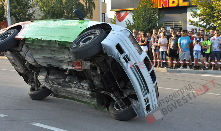 Миризма на изгорял бензин и стопени гуми вдигна адреналина на димитровградчани