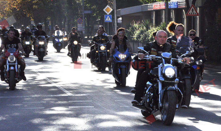 Миризма на изгорял бензин и стопени гуми вдигна адреналина на димитровградчани