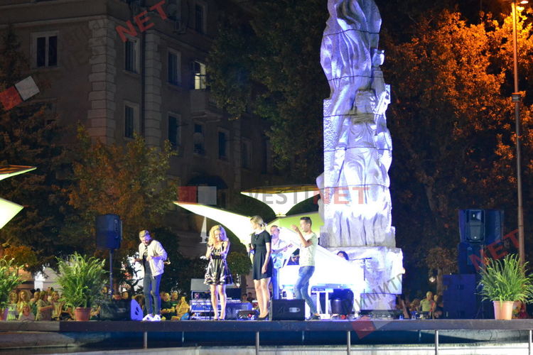 Страхотно парти със Стефан Илчев препълни центъра на Димитровград - гаф пощури публиката